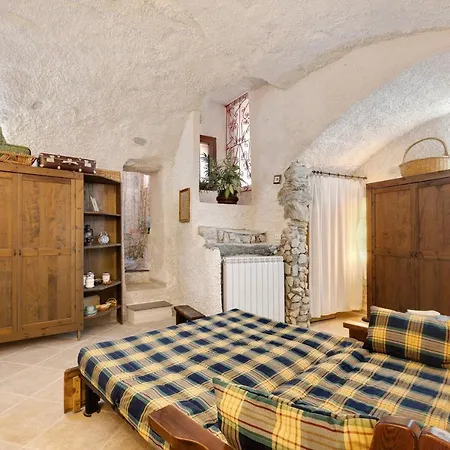 Pietra Romantica شقة