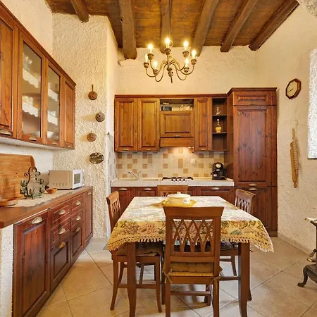 Pietra Romantica شقة Vezzi Portio